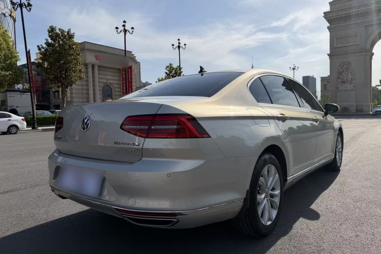 Used Volkswagen Magotan 2018 Facelift 330TSI DSG Luxury Model Exterior 5