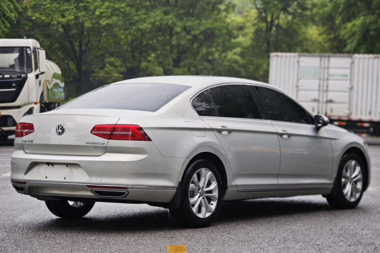 Used Volkswagen Magotan 2018 330TSI DSG Luxury Model Exterior 6