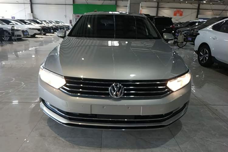 Used Volkswagen Magotan 2018 280TSI DSG Comfort Model Front