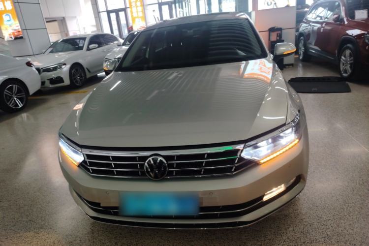 Used Volkswagen Magotan 2018 Facelift 330TSI DSG Luxury Model Front