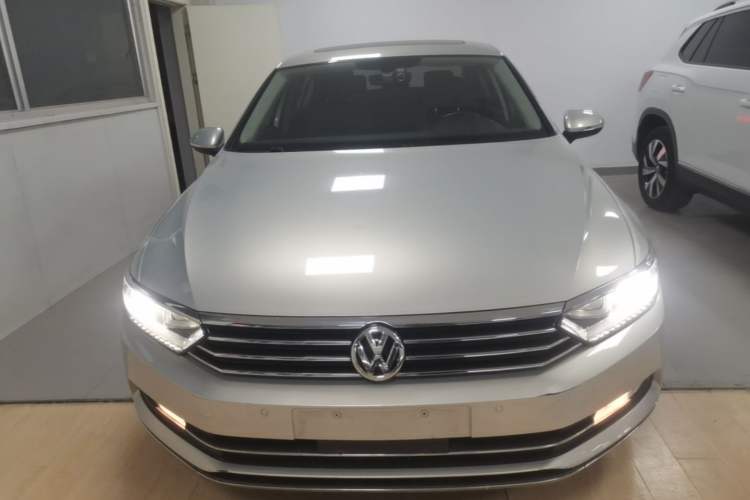 Used Volkswagen Magotan 2018 Facelift 330TSI DSG Luxury Model Front
