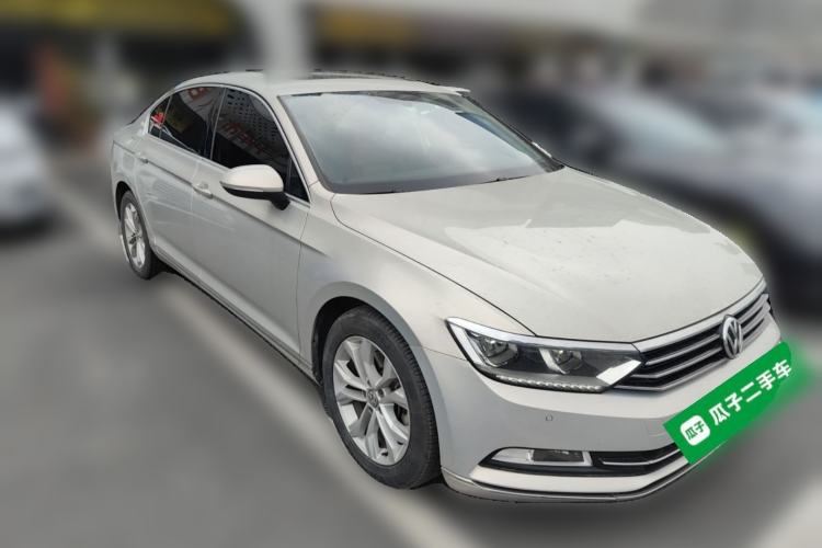 Used Volkswagen Magotan 2018 Facelift 330TSI DSG Luxury Model Front Right 45 Deg