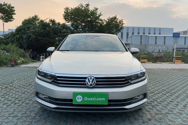 Used Volkswagen Magotan 2018 330TSI DSG Luxury Model Front
