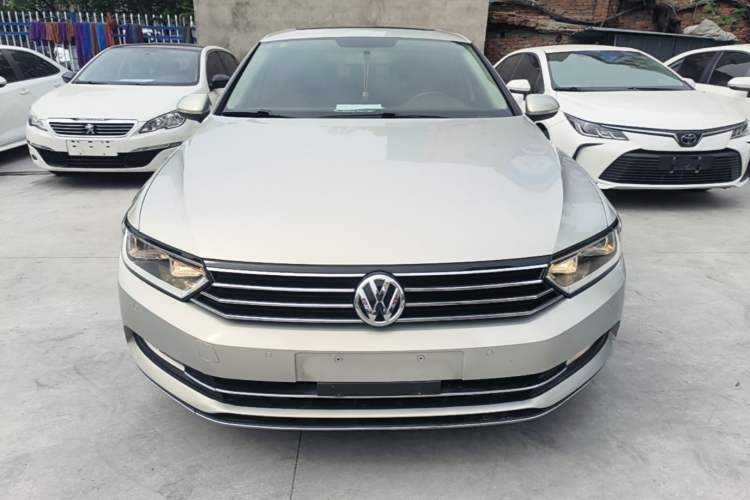 Used Volkswagen Magotan 2018 330TSI DSG Advanced Model Front