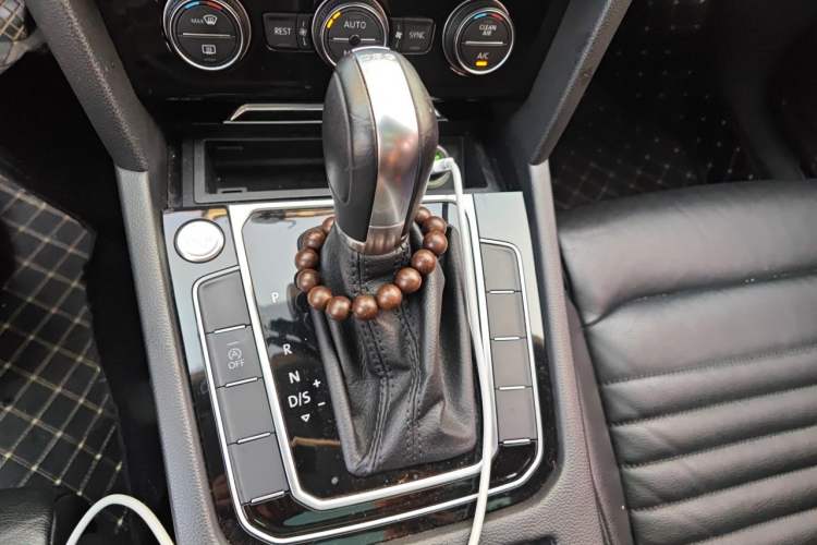 Used Volkswagen Magotan 2018 Facelift 330TSI DSG Luxury Model Gear Lever