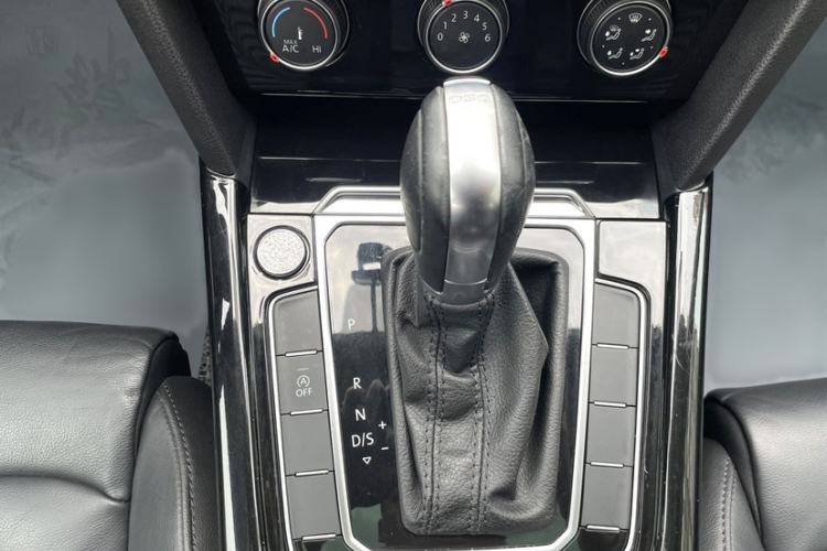 Used Volkswagen Magotan 2018 330TSI DSG Advanced Model Gear Lever