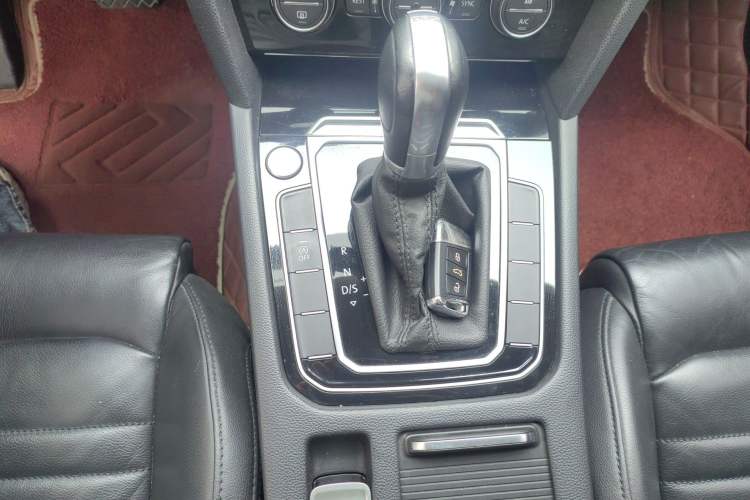 Used Volkswagen Magotan 2018 Facelift 380TSI DSG Luxury Version Gear Lever