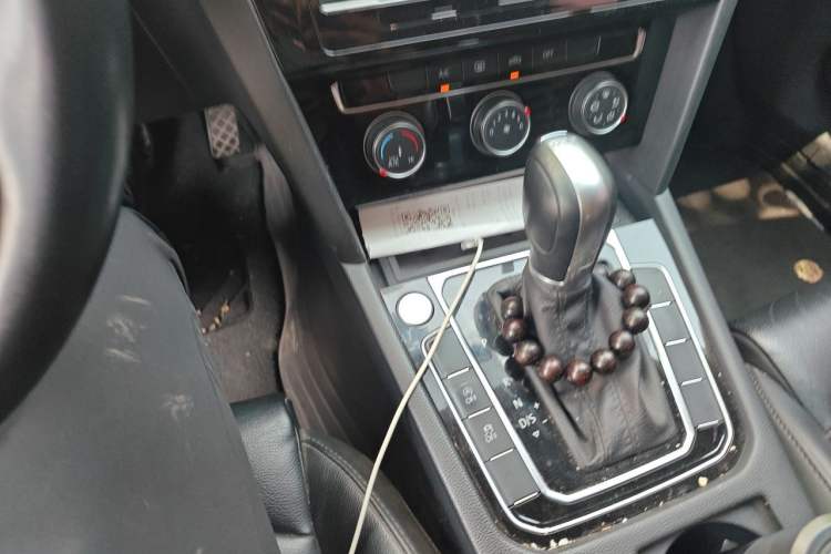 Used Volkswagen Magotan 2018 330TSI DSG Advanced Model Gear Lever