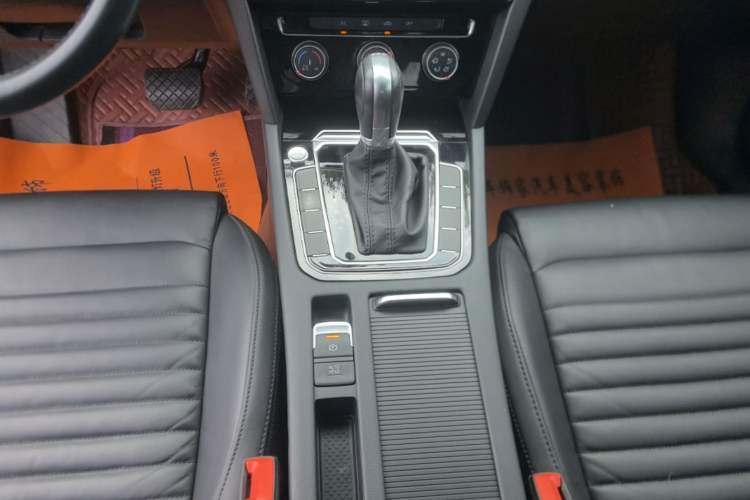 Used Volkswagen Magotan 2018 330TSI DSG Advanced Model Gear Lever
