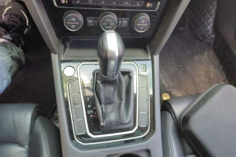 Used Volkswagen Magotan 2018 330TSI DSG Luxury Model Gear Lever