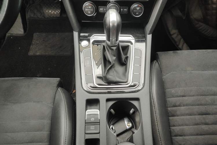 Used Volkswagen Magotan 2018 330TSI DSG Luxury Model Gear Lever
