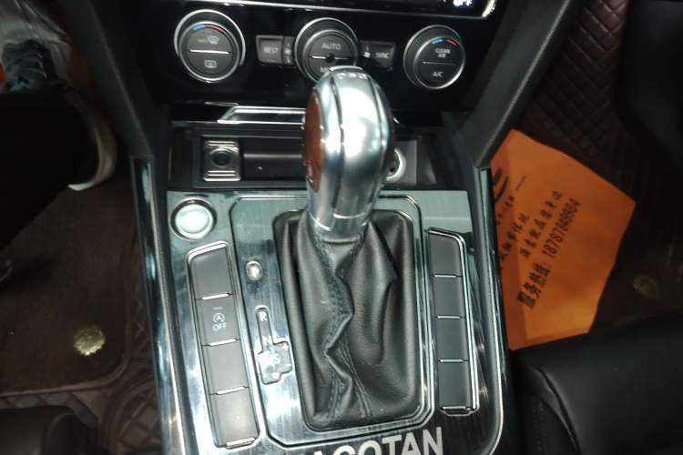 Used Volkswagen Magotan 2018 Facelift 330TSI DSG Luxury Model Gear Lever