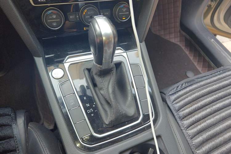 Used Volkswagen Magotan 2018 330TSI DSG Luxury Model Gear Lever