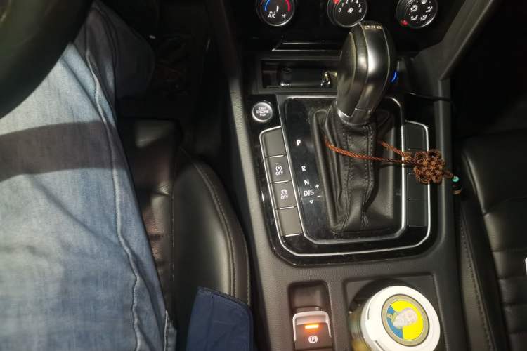 Used Volkswagen Magotan 2018 330TSI DSG Advanced Model Gear Lever