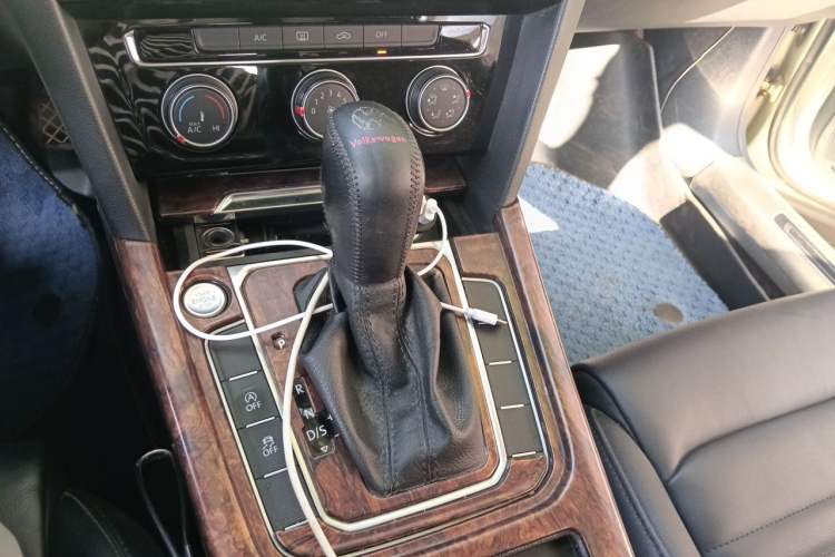 Used Volkswagen Magotan 2018 330TSI DSG Advanced Model Gear Lever