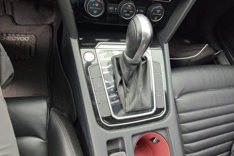 Used Volkswagen Magotan 2018 Facelift 330TSI DSG Luxury Model Gear Lever