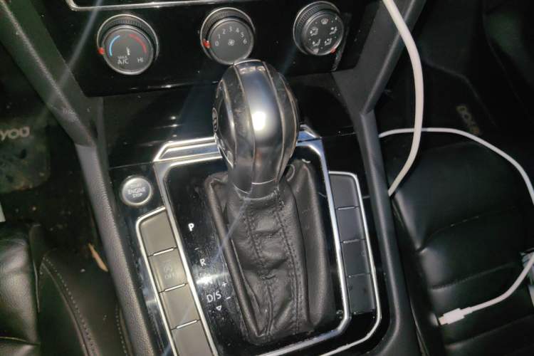 Used Volkswagen Magotan 2018 330TSI DSG Advanced Model Gear Lever