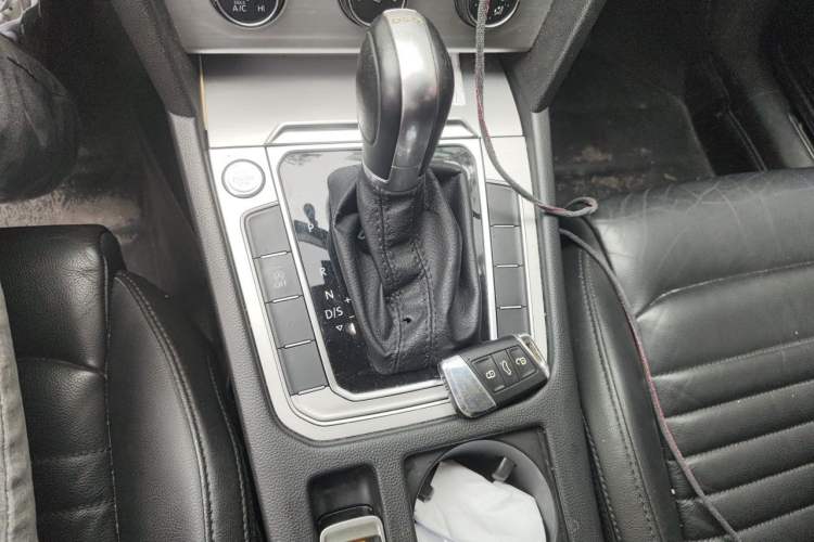 Used Volkswagen Magotan 2018 280TSI DSG Comfort Model Gear Lever