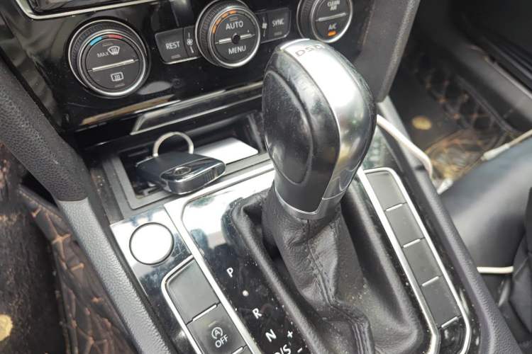 Used Volkswagen Magotan 2018 330TSI DSG Luxury Model Gear Lever