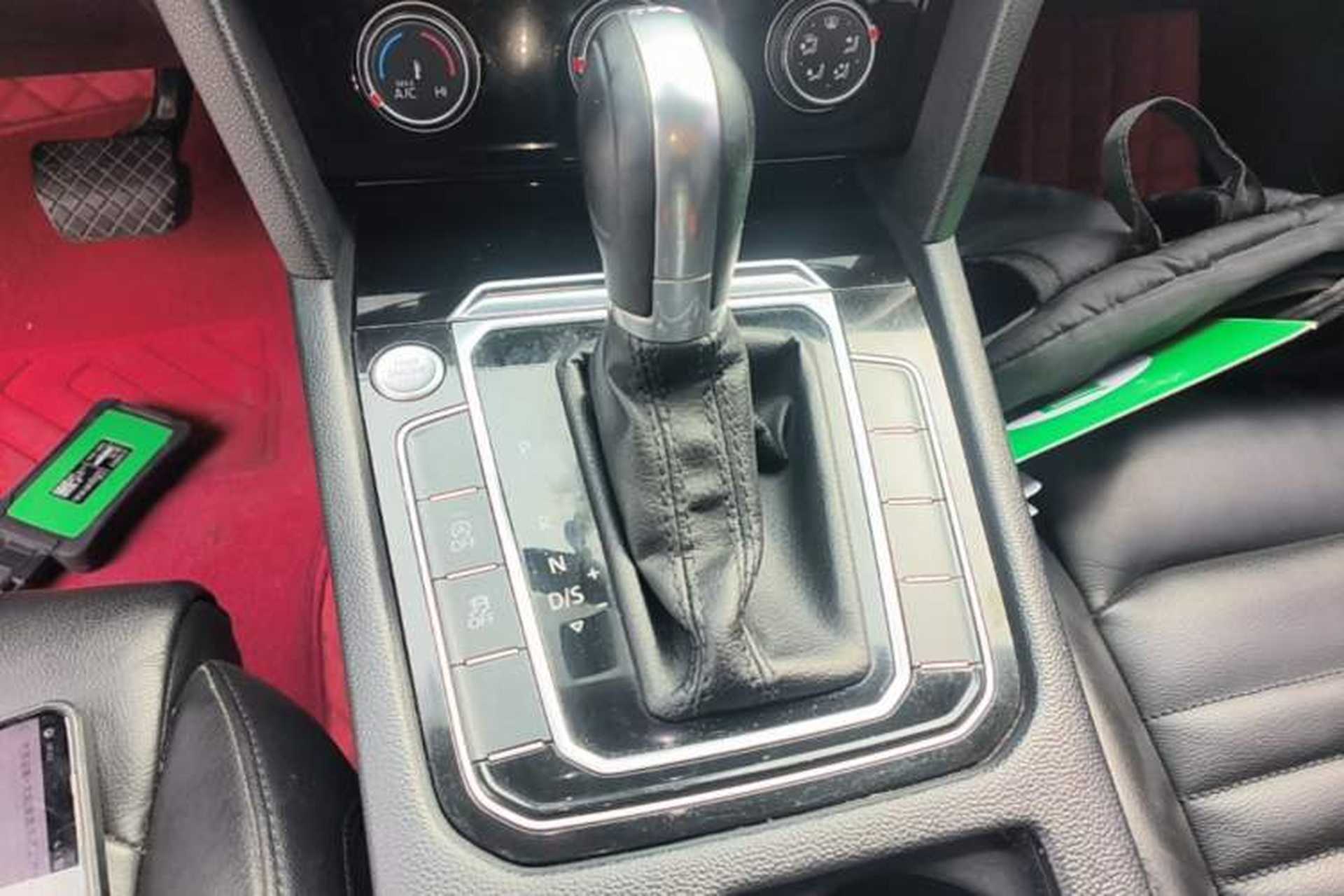 Used Volkswagen Magotan 2018 330TSI DSG Advanced Model Gear Lever