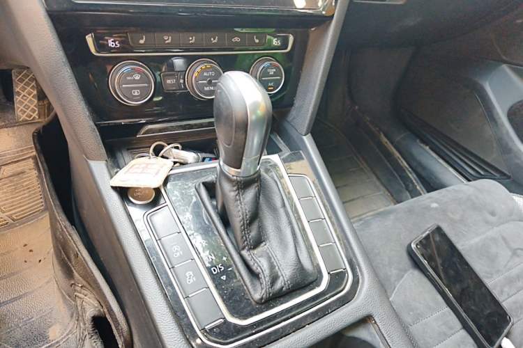 Used Volkswagen Magotan 2018 380TSI DSG Prestige Model Gear Lever