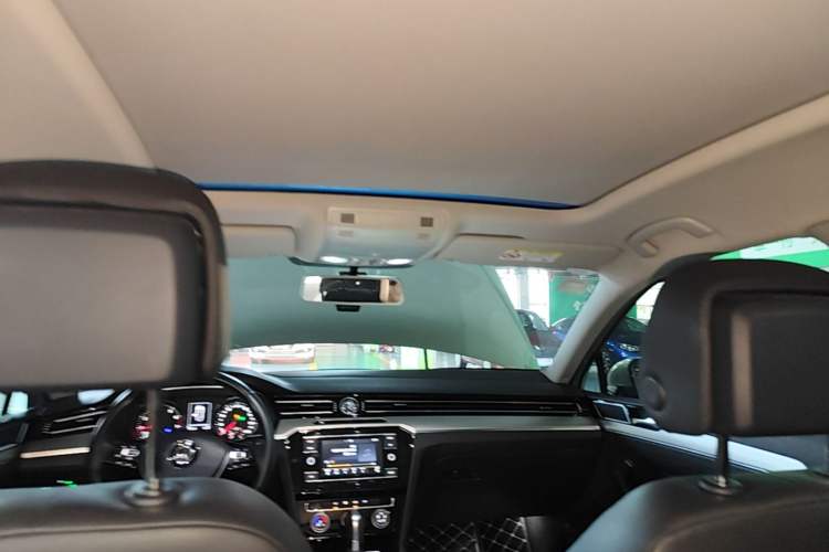 Used Volkswagen Magotan 2018 330TSI DSG Advanced Model Headliner