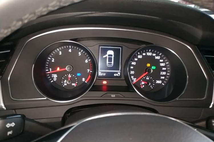 Used Volkswagen Magotan 2018 280TSI DSG Comfort Model Instrument Cluster