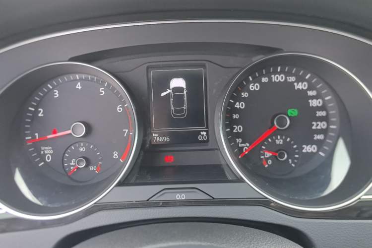 Used Volkswagen Magotan 2018 330TSI DSG Advanced Model Instrument Cluster