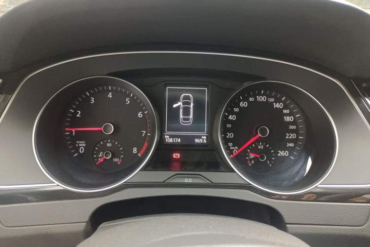 Used Volkswagen Magotan 2018 380TSI DSG Luxury Model Instrument Cluster