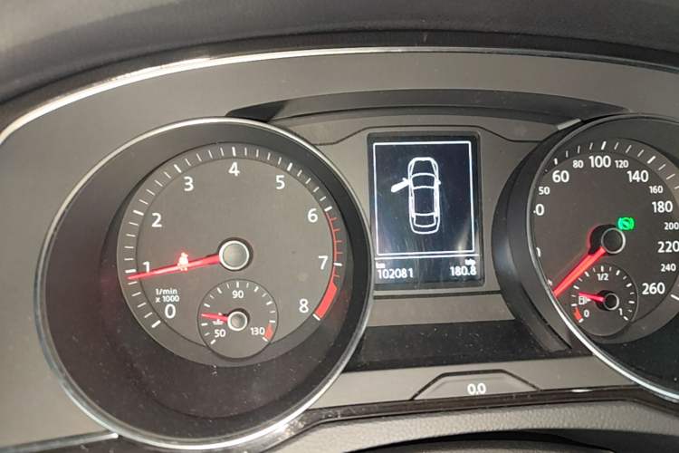 Used Volkswagen Magotan 2018 330TSI DSG Advanced Model Instrument Cluster