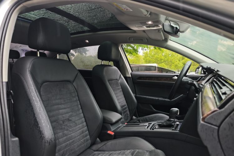 Used Volkswagen Magotan 2018 330TSI DSG Luxury Model Interior 1