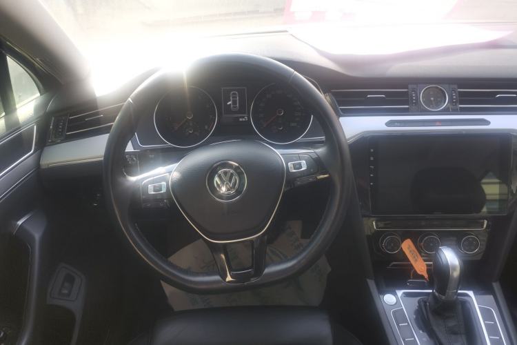 Used Volkswagen Magotan 2018 330TSI DSG Advanced Model Interior 2