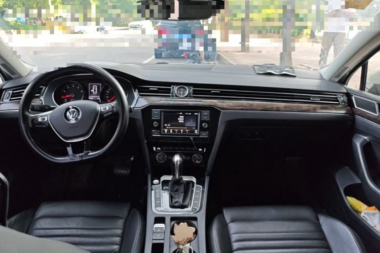 Used Volkswagen Magotan 2018 Facelift 330TSI DSG Luxury Model Interior 2