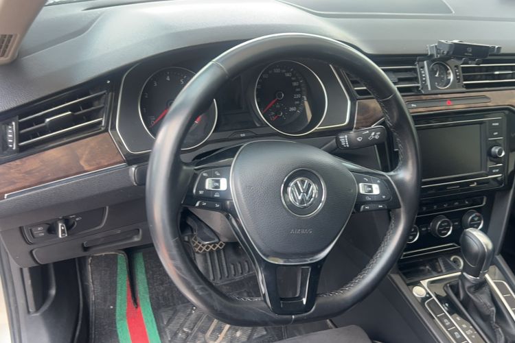 Used Volkswagen Magotan 2018 380TSI DSG Luxury Model Interior 2