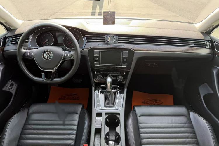 Used Volkswagen Magotan 2018 Facelift 330TSI DSG Luxury Model Interior 2