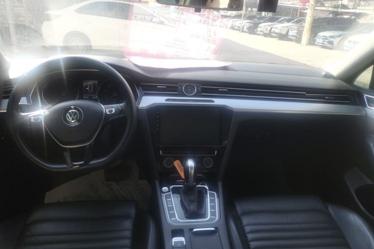 Used Volkswagen Magotan 2018 330TSI DSG Advanced Model Interior 3