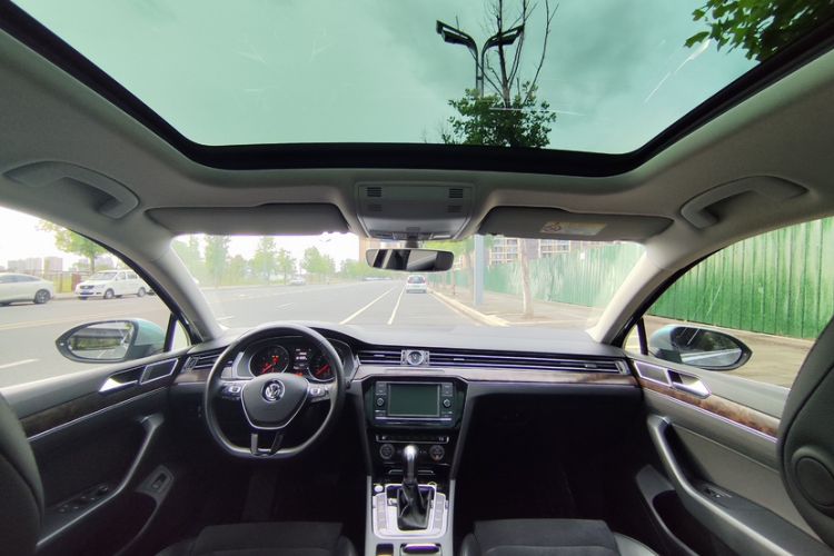 Used Volkswagen Magotan 2018 330TSI DSG Luxury Model Interior 3