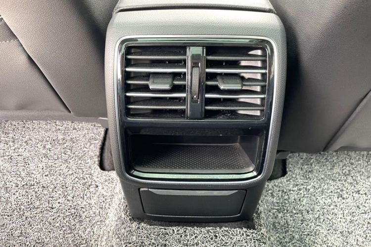 Used Volkswagen Magotan 2018 330TSI DSG Advanced Model Interior 4