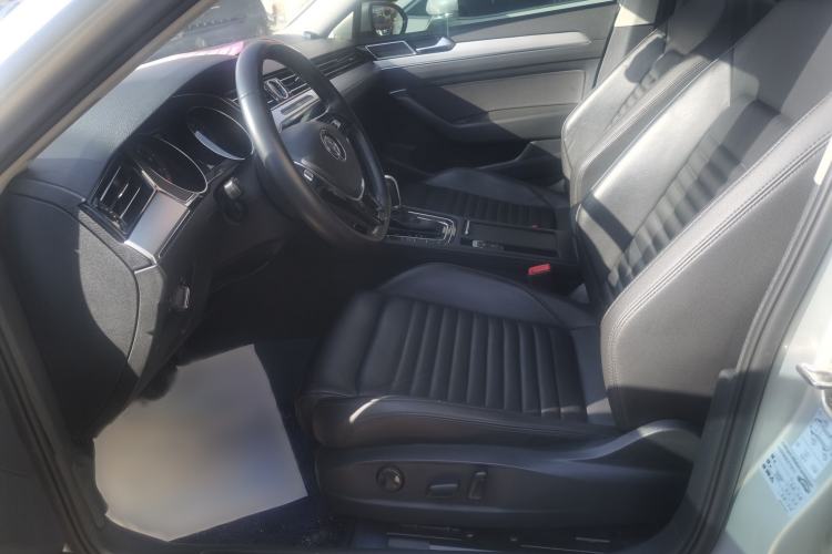 Used Volkswagen Magotan 2018 330TSI DSG Advanced Model Interior 6