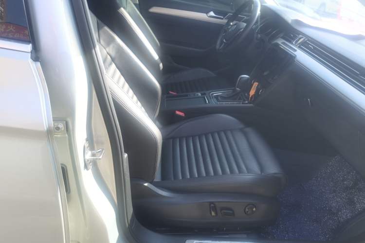 Used Volkswagen Magotan 2018 330TSI DSG Advanced Model Interior 7