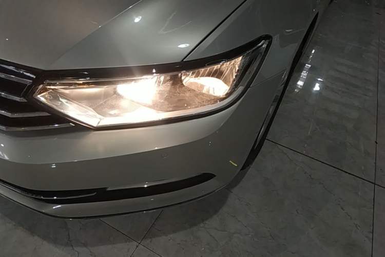 Used Volkswagen Magotan 2018 280TSI DSG Comfort Model Left Front Headlight