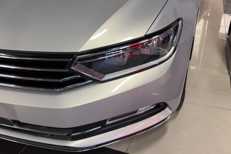 Used Volkswagen Magotan 2018 330TSI DSG Advanced Model Left Front Headlight