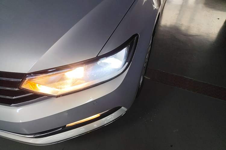 Used Volkswagen Magotan 2018 330TSI DSG Advanced Model Left Front Headlight
