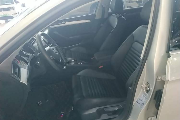 Used Volkswagen Magotan 2018 280TSI DSG Comfort Model Left Front Seat
