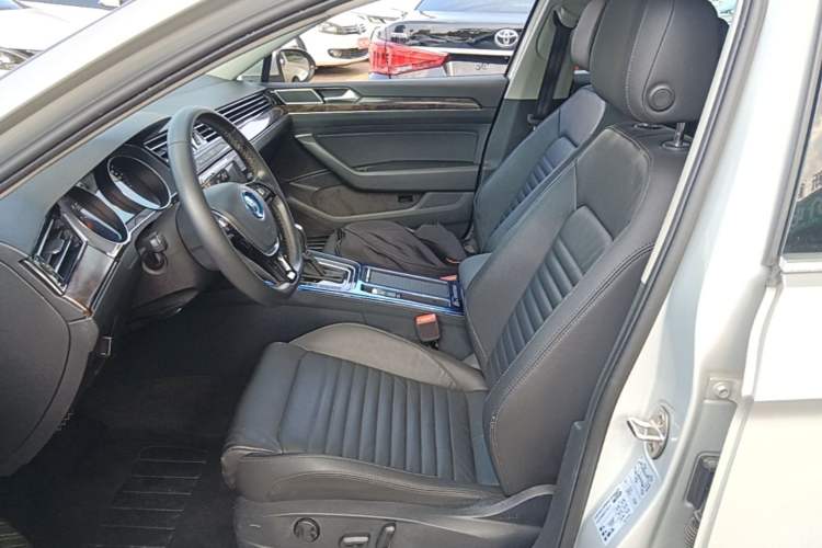 Used Volkswagen Magotan 2018 330TSI DSG Luxury Model Left Front Seat