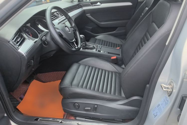 Used Volkswagen Magotan 2018 330TSI DSG Advanced Model Left Front Seat
