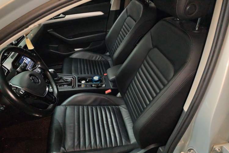 Used Volkswagen Magotan 2018 330TSI DSG Advanced Model Left Front Seat