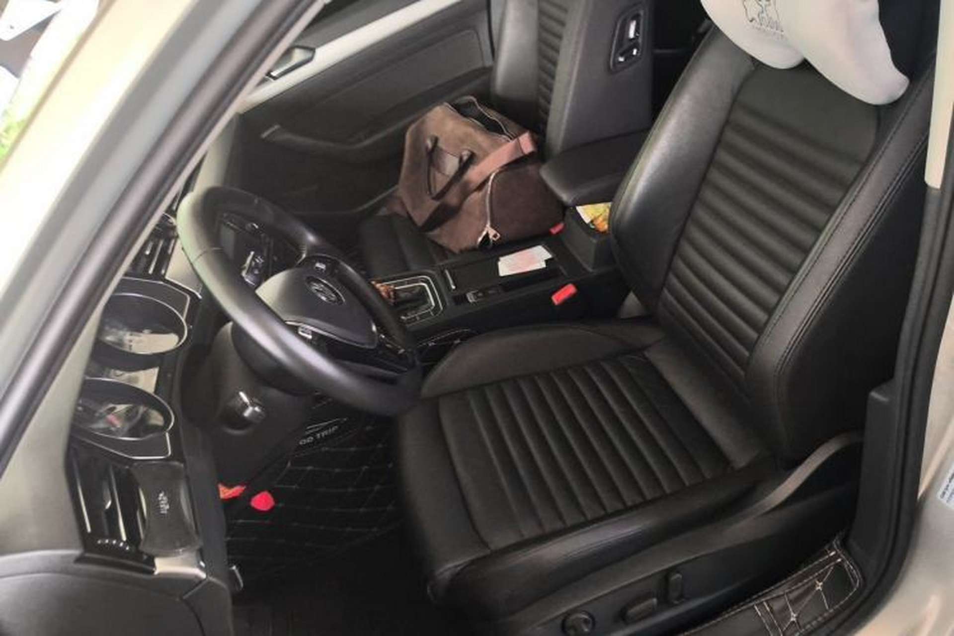 Used Volkswagen Magotan 2018 330TSI DSG Advanced Model Left Front Seat