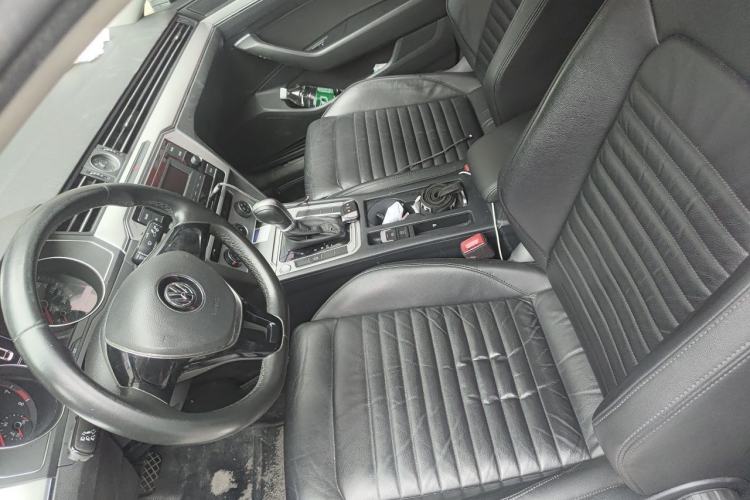 Used Volkswagen Magotan 2018 280TSI DSG Comfort Model Left Front Seat