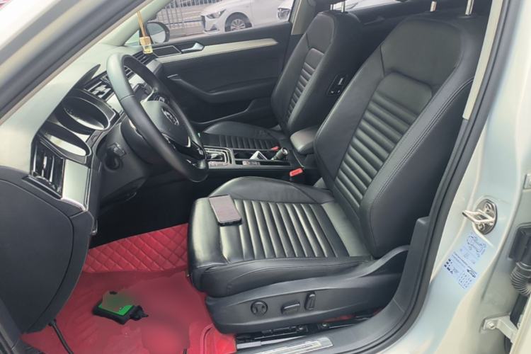 Used Volkswagen Magotan 2018 330TSI DSG Advanced Model Left Front Seat
